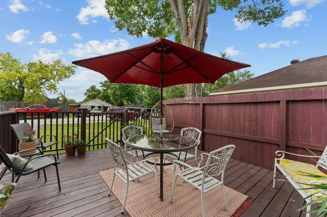 2102 Pearland Avenue, Pearland, TX 77581