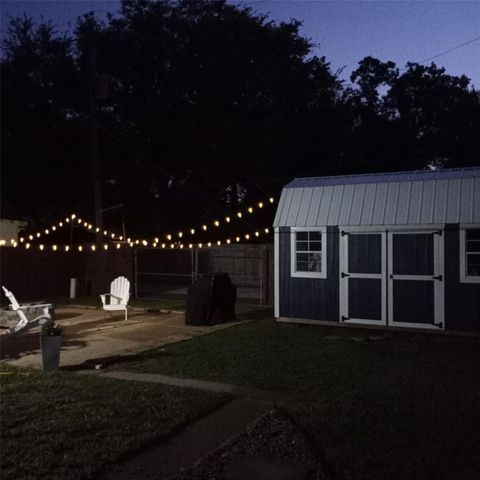 2102 Pearland Avenue, Pearland, TX 77581