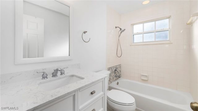 252 Via Perignon 10-3, Naples, FL 34119