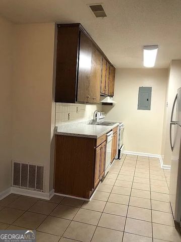 370 Jockey Club Drive, Athens, GA 30605