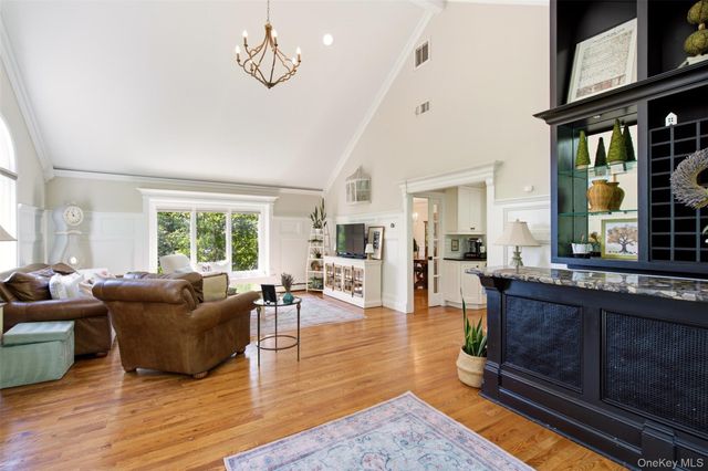 4 Jefferson Landing Circle, Port Jefferson, NY 11777
