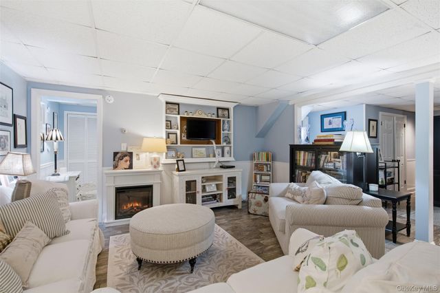 4 Jefferson Landing Circle, Port Jefferson, NY 11777