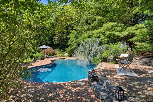 4 Jefferson Landing Circle, Port Jefferson, NY 11777