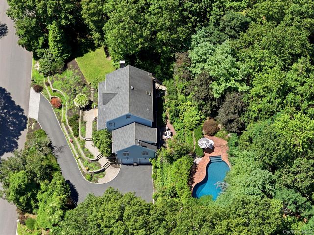 4 Jefferson Landing Circle, Port Jefferson, NY 11777