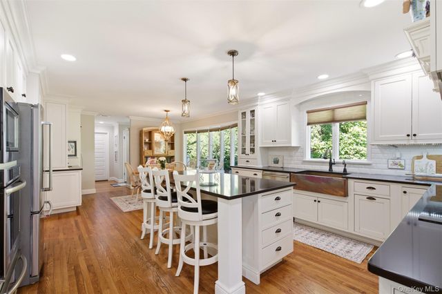 4 Jefferson Landing Circle, Port Jefferson, NY 11777