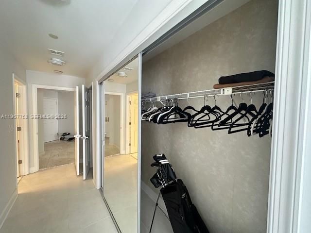 3900 Island Blvd B-303, Aventura, FL 33160