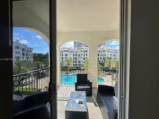 3900 Island Blvd B-303, Aventura, FL 33160