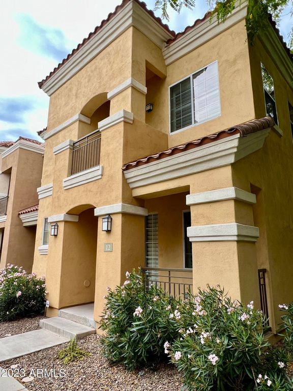 121 N CALIFORNIA Street 12, Chandler, AZ 85225