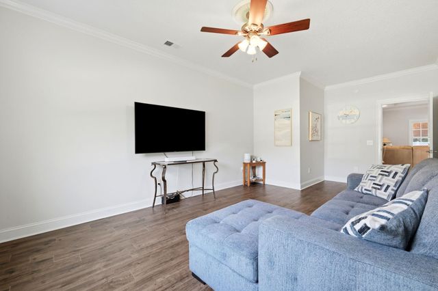 1071 Forest Dr., Conway, SC 29526