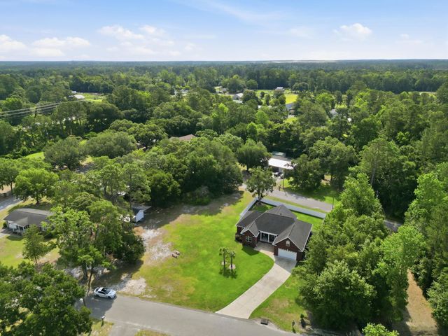 1071 Forest Dr., Conway, SC 29526