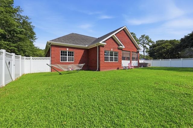 1071 Forest Dr., Conway, SC 29526
