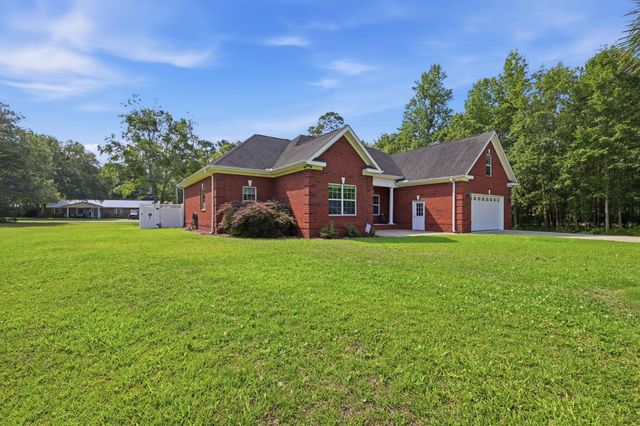 1071 Forest Dr., Conway, SC 29526