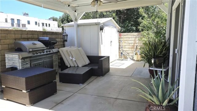 8467 Penfield Avenue, Winnetka, CA 91306