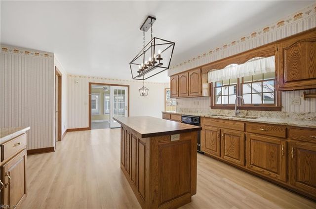 613 Royal Grant DR, Chesapeake, VA 23322