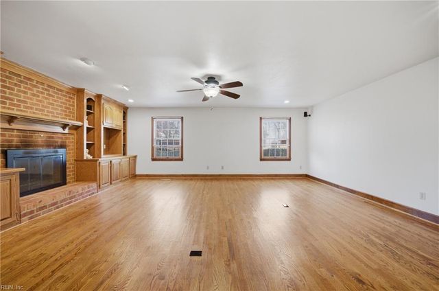 613 Royal Grant DR, Chesapeake, VA 23322