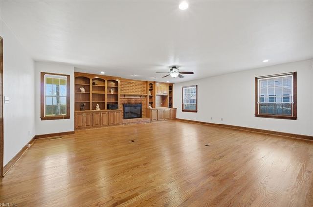 613 Royal Grant DR, Chesapeake, VA 23322