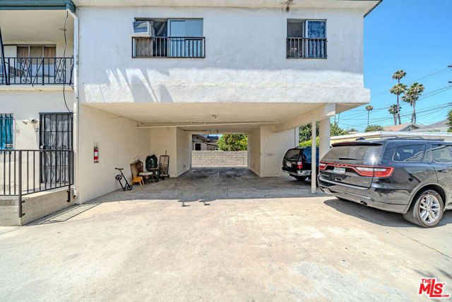 1518 S Hobart Boulevard, Los Angeles, CA 90006
