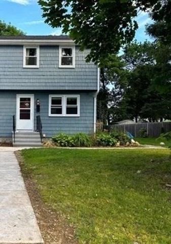 3 Pleasant Ct R, Medfield, MA 02052