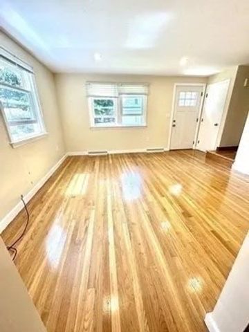 3 Pleasant Ct R, Medfield, MA 02052