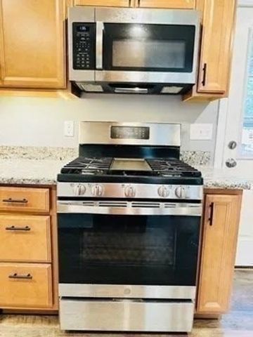 3 Pleasant Ct R, Medfield, MA 02052