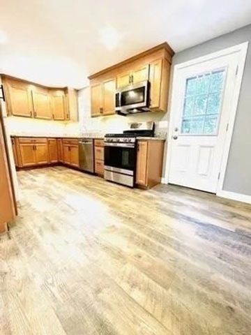 3 Pleasant Ct R, Medfield, MA 02052