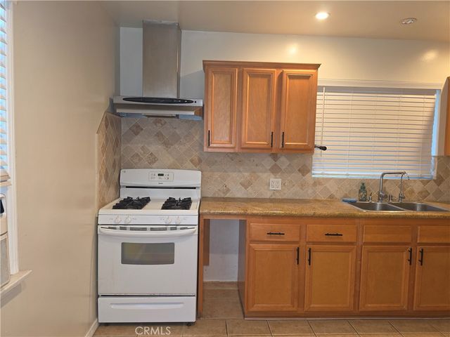 4034 Brighton Ave, Los Angeles, CA 90062