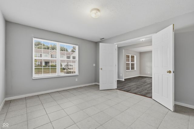 8931 Nest Way, Indianapolis, IN 46231