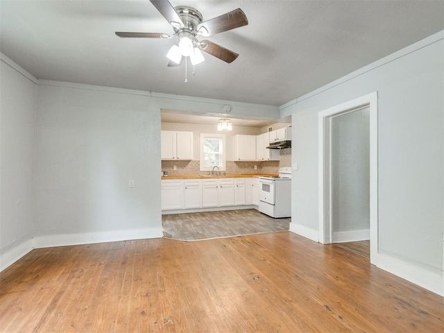 1214 W Logan, Guthrie, OK 73044