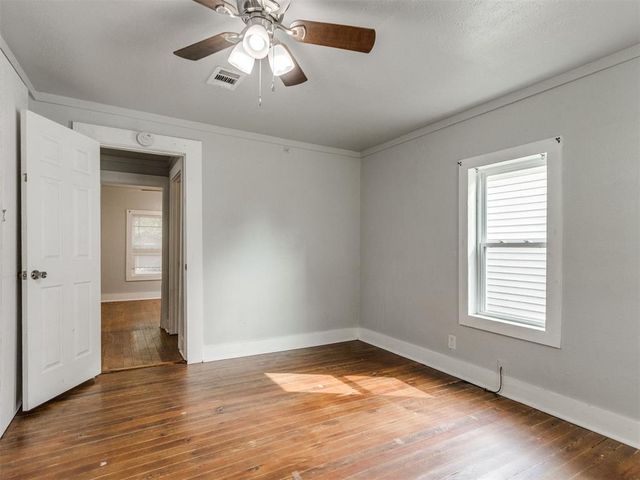 1214 W Logan, Guthrie, OK 73044