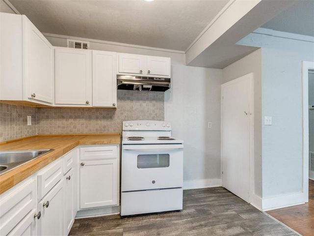 1214 W Logan, Guthrie, OK 73044