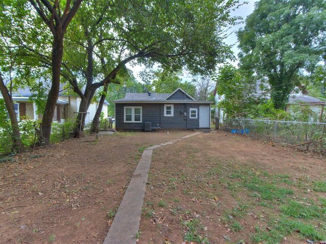 1214 W Logan, Guthrie, OK 73044