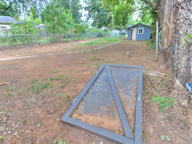 1214 W Logan, Guthrie, OK 73044