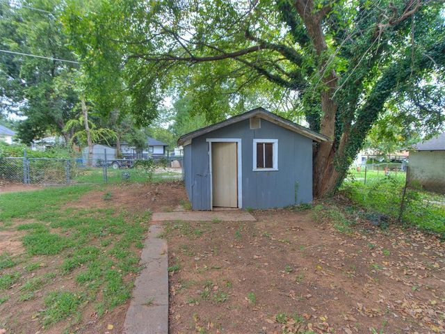 1214 W Logan, Guthrie, OK 73044