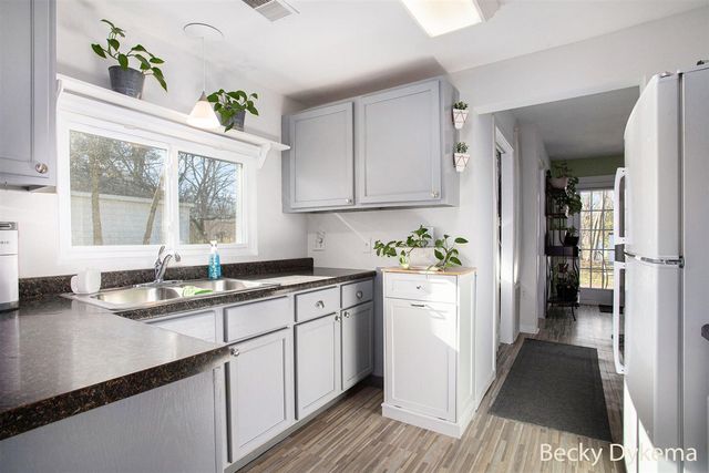 5738 Mount Vernon Avenue, Portage, MI 49024