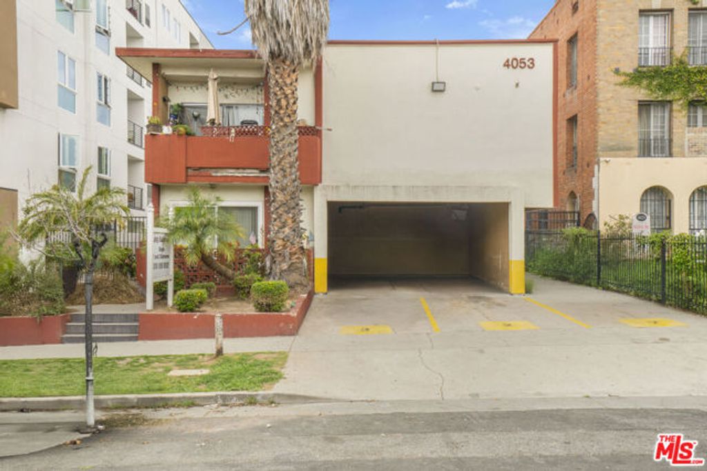 4053 Oakwood Avenue, Los Angeles, CA 90004