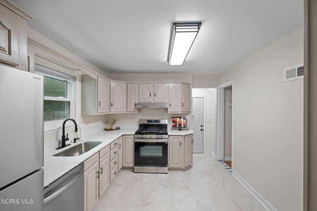 2360 Cheltenham Road, Toledo, OH 43606