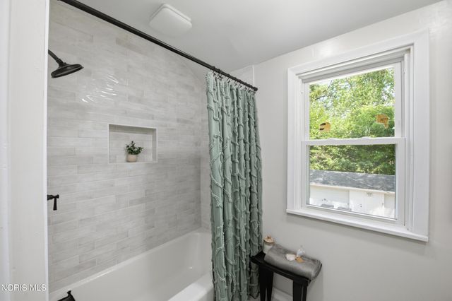 2360 Cheltenham Road, Toledo, OH 43606