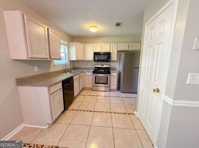 3045 Stonebridge Creek Drive, Lithonia, GA 30058