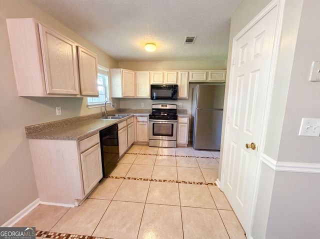 3045 Stonebridge Creek Drive, Lithonia, GA 30058