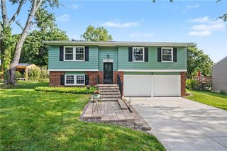 2904 Burr Oak Drive, Akron, OH 44333