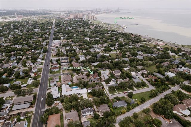 241 Oleander Ave, Corpus Christi, TX 78404