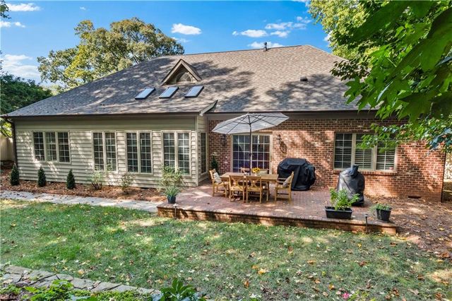 5204 Cedarwood Creek Drive, Winston-salem, NC 27104