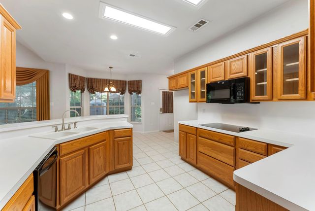 423 Tallow Drive, Conroe, TX 77385