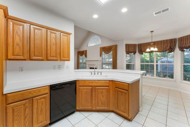 423 Tallow Drive, Conroe, TX 77385