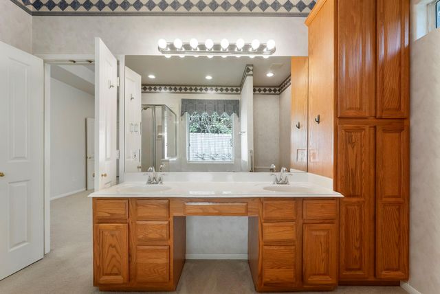 423 Tallow Drive, Conroe, TX 77385