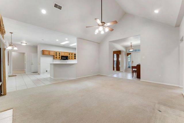 423 Tallow Drive, Conroe, TX 77385
