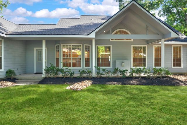 423 Tallow Drive, Conroe, TX 77385
