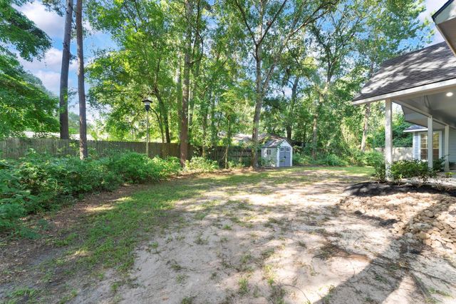 423 Tallow Drive, Conroe, TX 77385