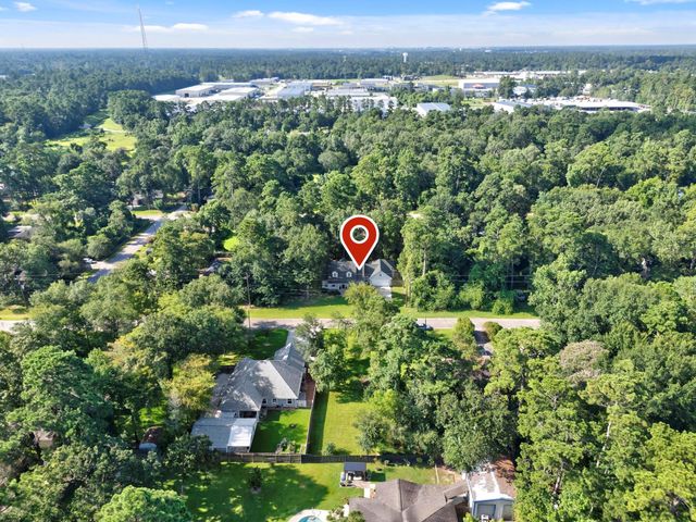 423 Tallow Drive, Conroe, TX 77385