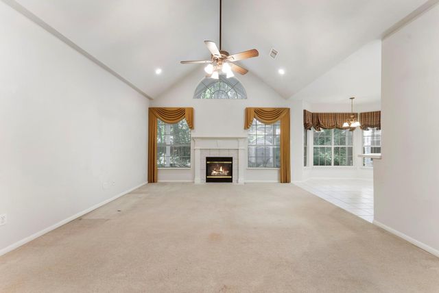 423 Tallow Drive, Conroe, TX 77385